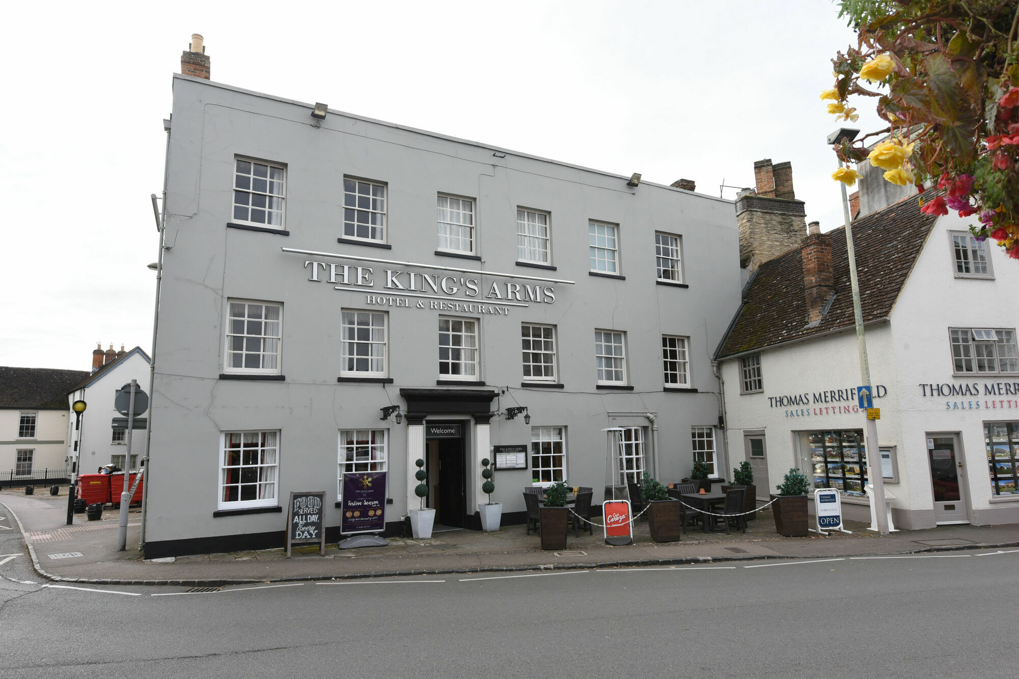 The Kings Arms Hotel 비세스터 외부 사진
