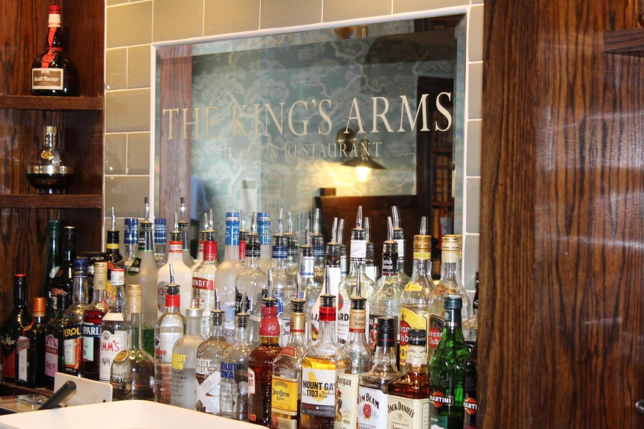 The Kings Arms Hotel 비세스터 외부 사진